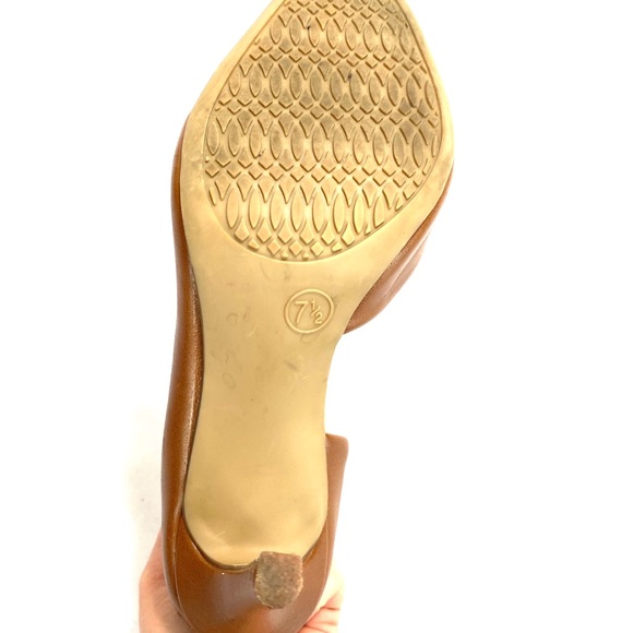 7 1/2 Tan Merona Heels - Picture 4 of 6